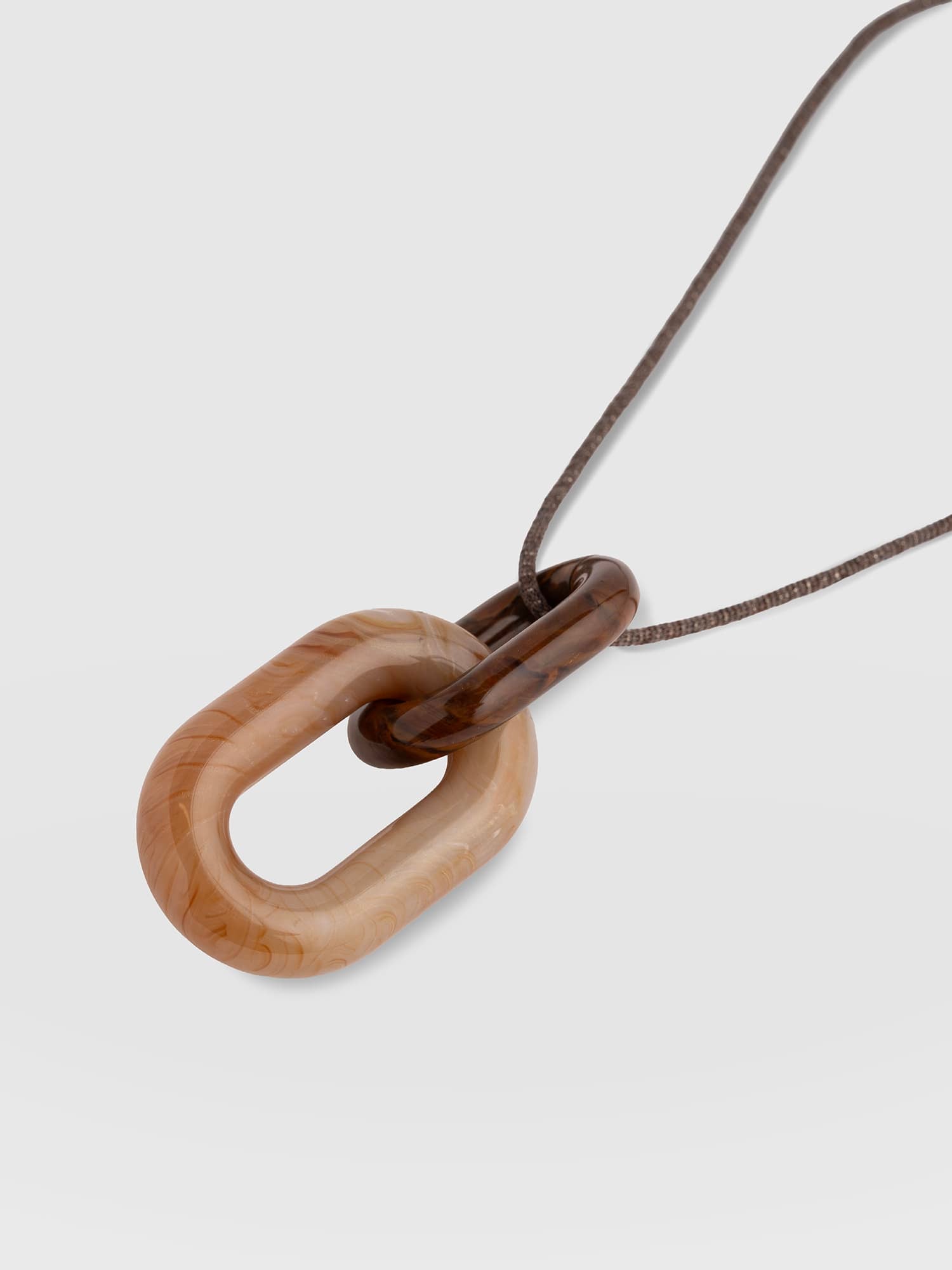 Oval Pendant Necklace - Cream/Brown - Women's Jewellers | Saint and Sofia® EU