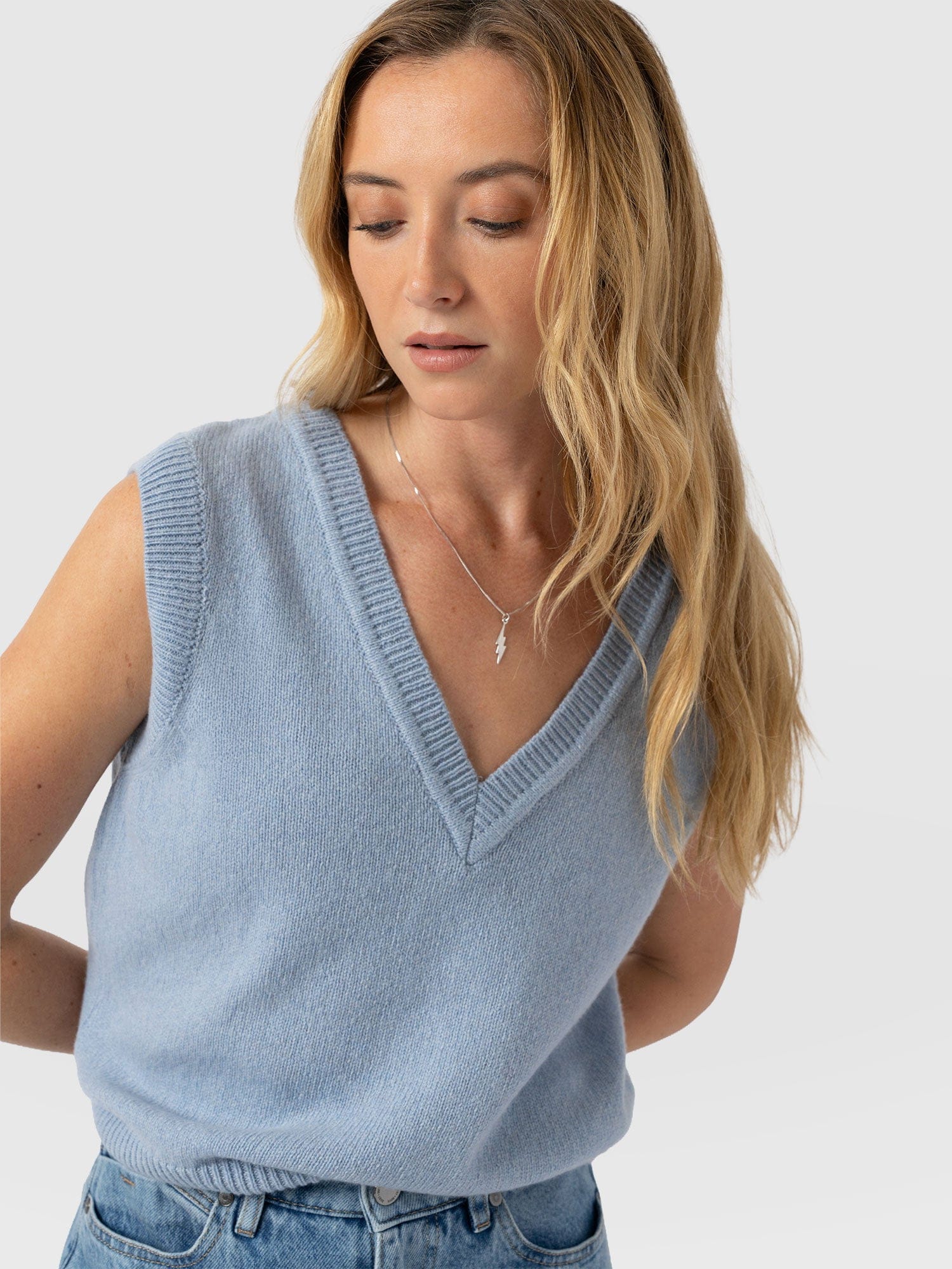 Oxford Cashmere V Neck Sleeveless Knit - Blue - Women's Jumpers | Saint + Sofia® EU