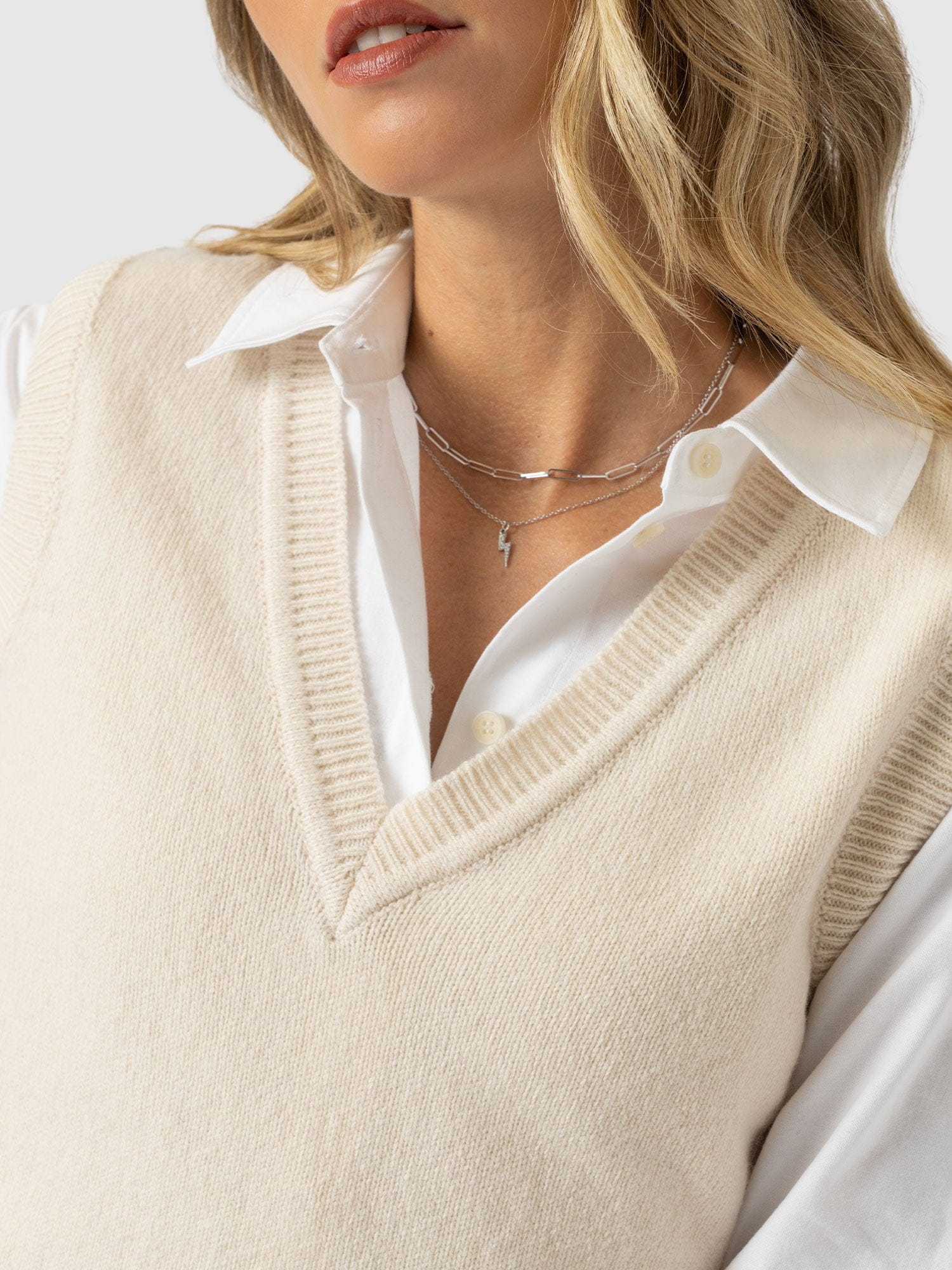 Oxford Cashmere V Neck Sleeveless Knit - Cream - Women's Jumpers | Saint + Sofia® EU