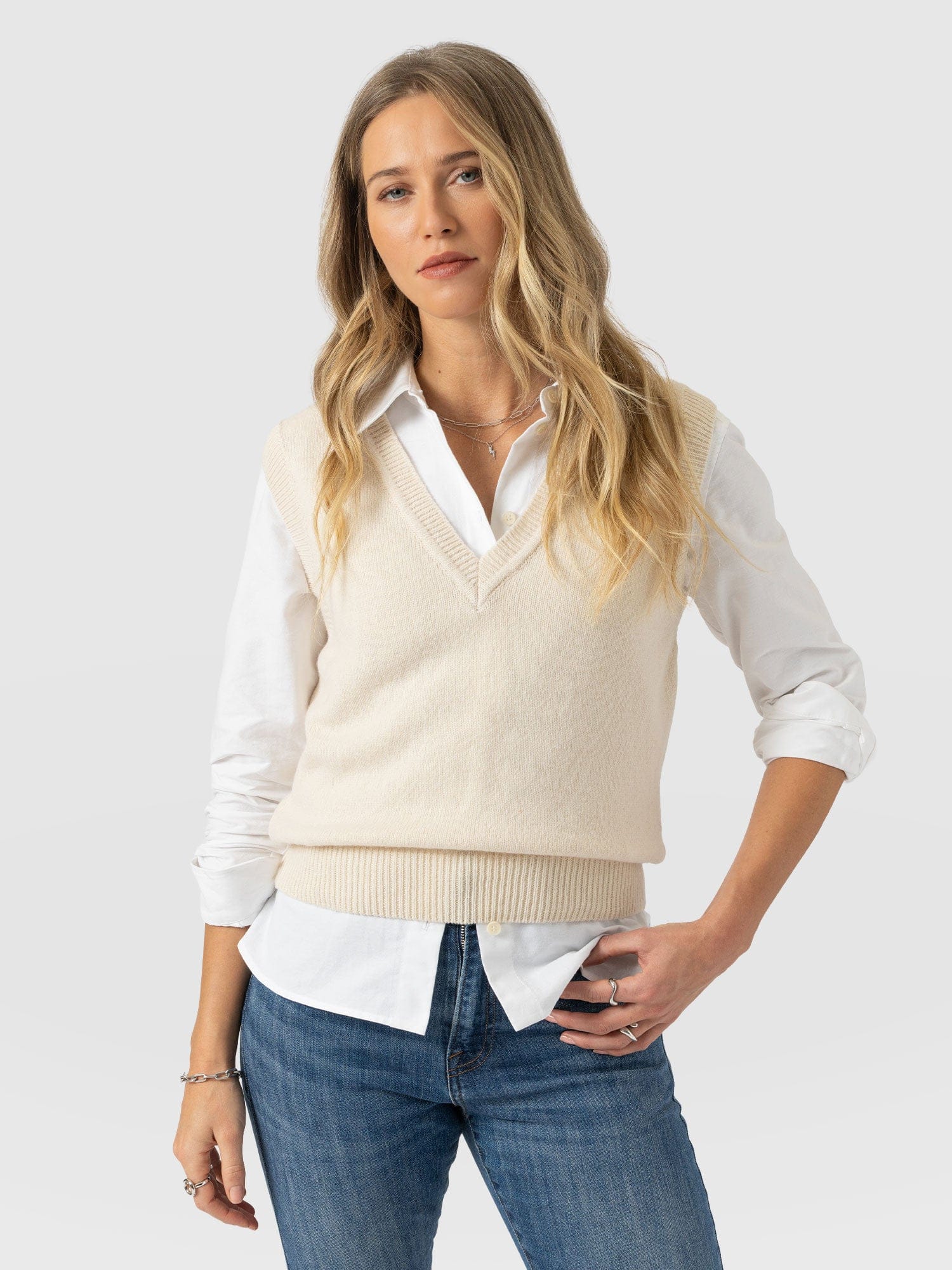 Oxford Cashmere V Neck Sleeveless Knit - Cream - Women's Jumpers | Saint + Sofia® EU