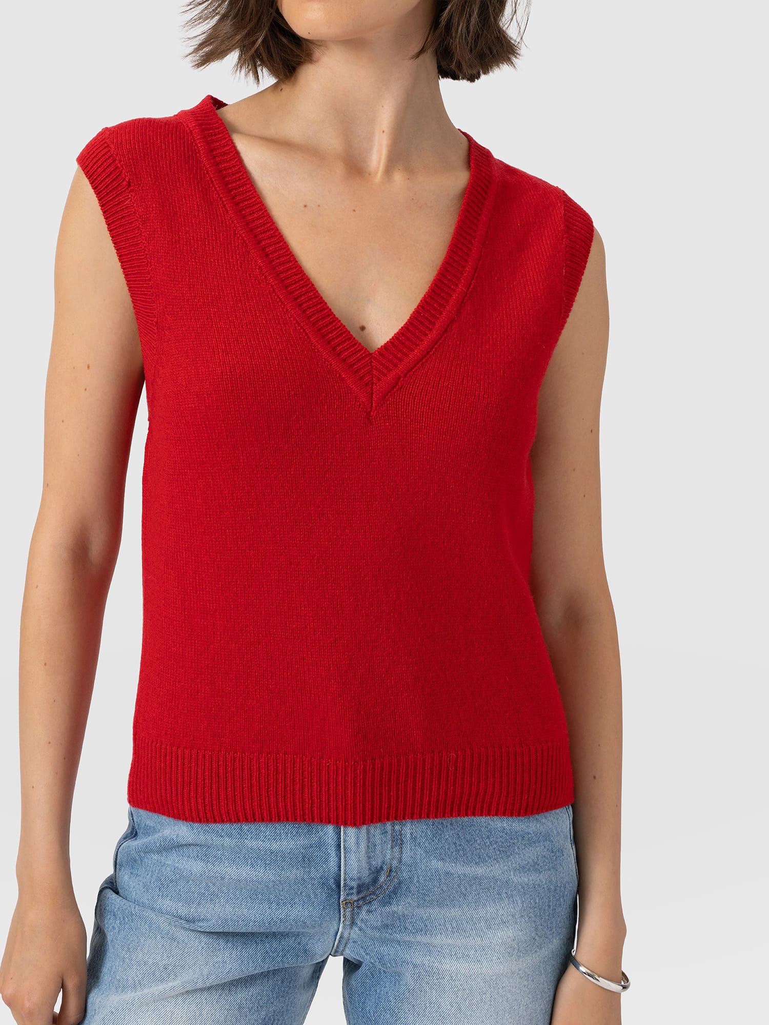 Oxford Cashmere V Neck Sleeveless Knit - Red - Women's Jumpers | Saint and Sofia® EU