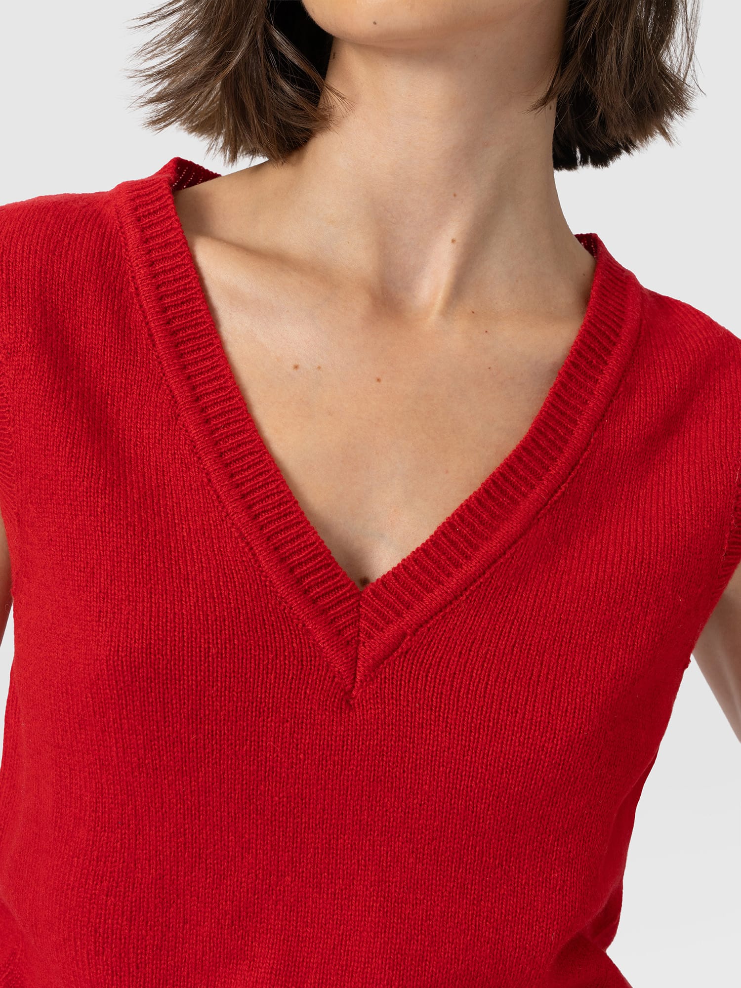 Oxford Cashmere V Neck Sleeveless Knit - Red - Women's Jumpers | Saint and Sofia® EU