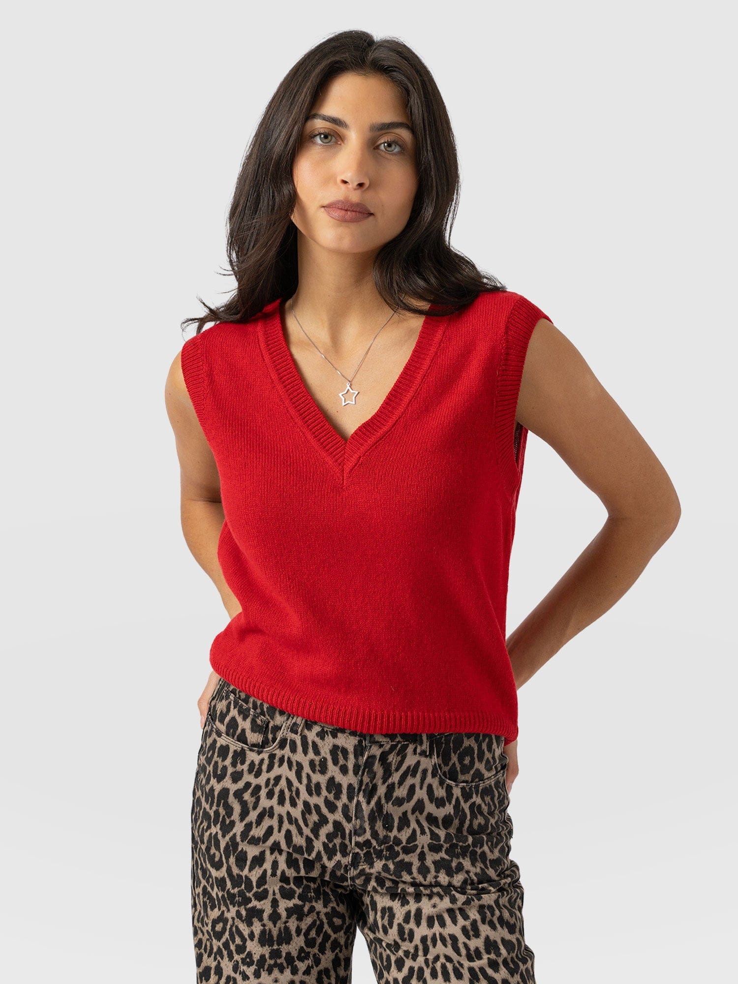 Oxford Cashmere V Neck Sleeveless Knit - Red - Women's Jumpers | Saint + Sofia® EU