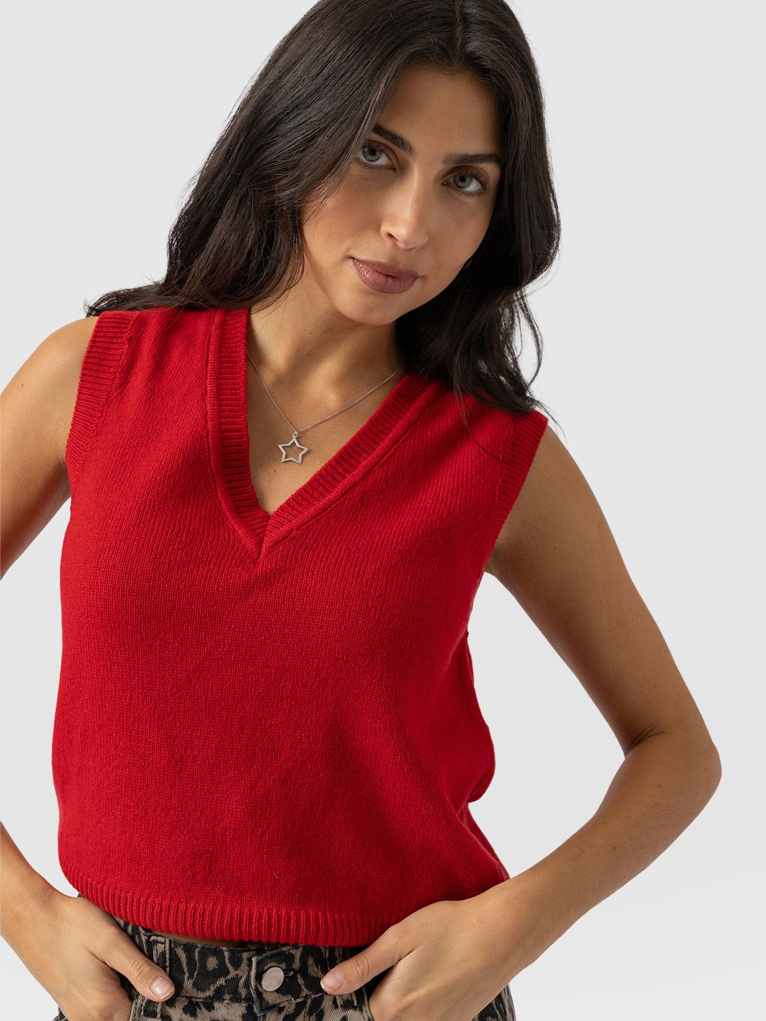 Oxford Cashmere V Neck Sleeveless Knit - Red - Women's Jumpers | Saint + Sofia® EU