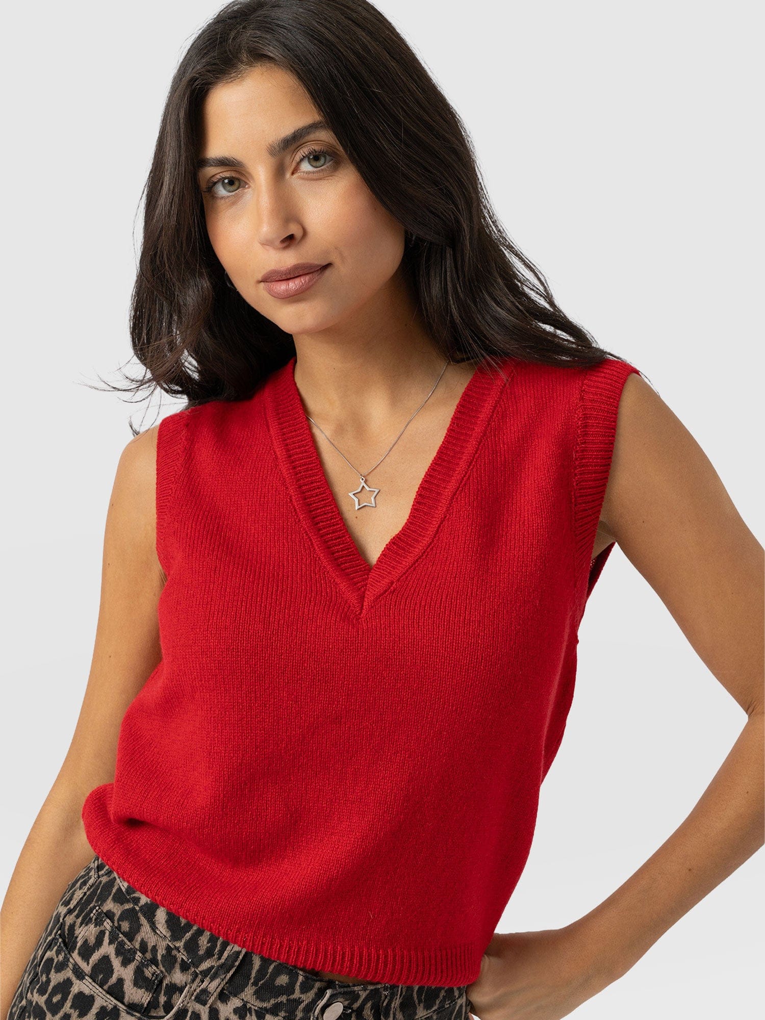 Oxford Cashmere V Neck Sleeveless Knit - Red - Women's Jumpers | Saint + Sofia® EU
