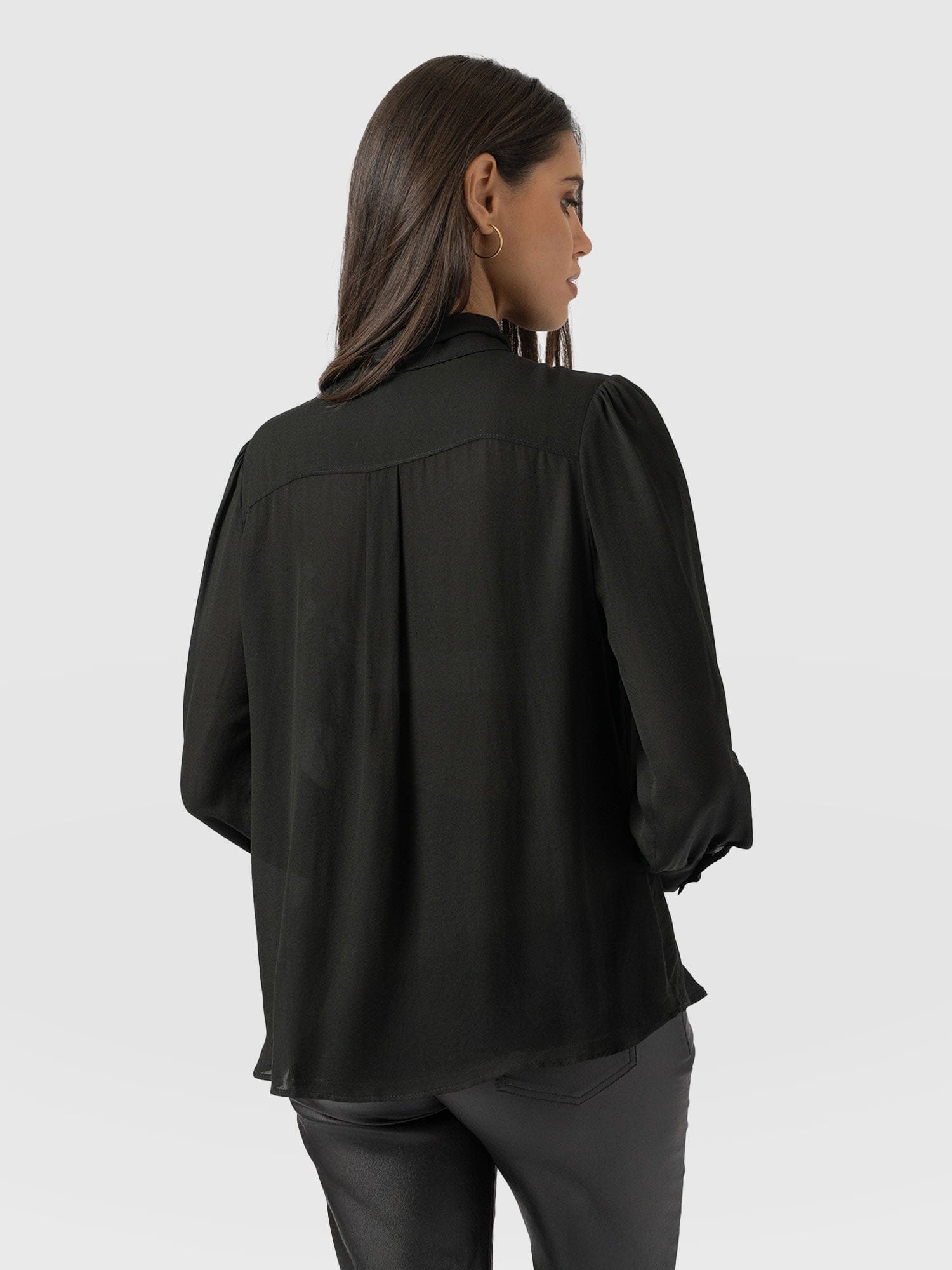 Paxton Pussybow Blouse Black - Women's Blouses | Saint + Sofia® EU