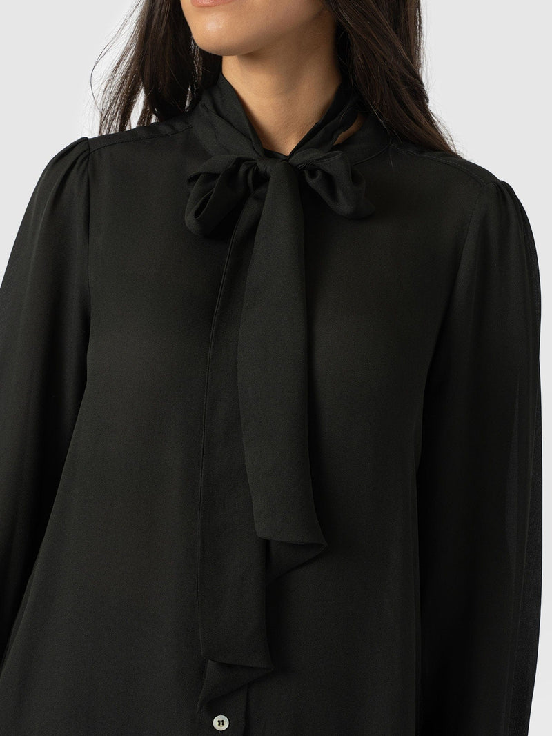 Paxton Pussybow Blouse Black - Women's Blouses | Saint + Sofia® EU