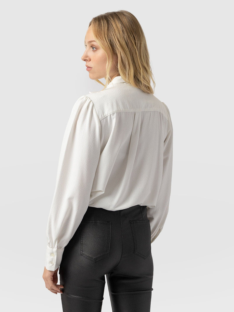 Paxton Pussybow Blouse Cream - Women's Blouses | Saint + Sofia® EU