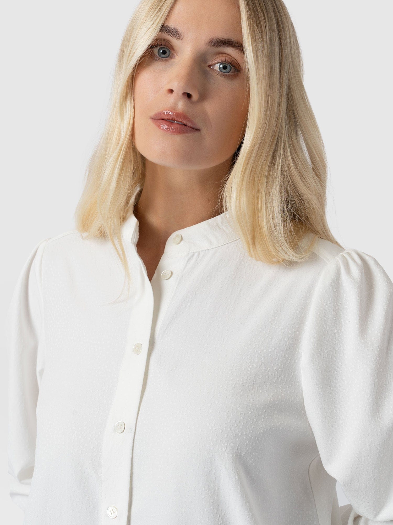 Paxton Pussybow Blouse Cream - Women's Blouses | Saint + Sofia® EU