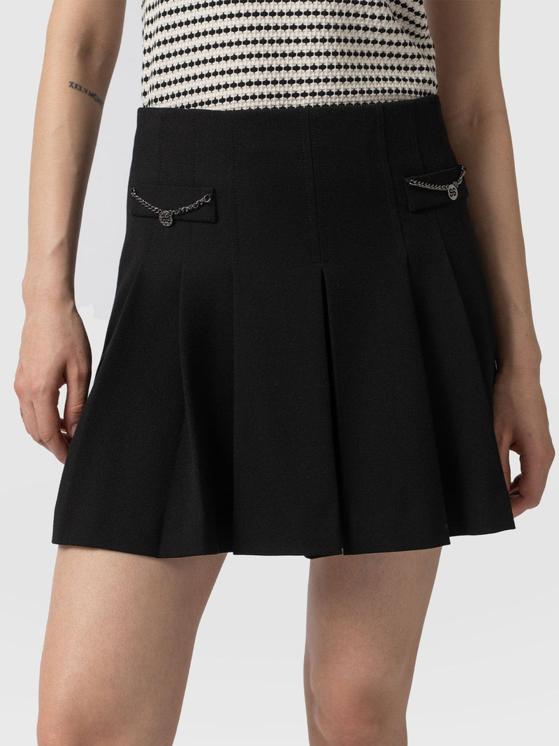 Petra Pleated Mini Skirt Black  - Women's Skirts | Saint + Sofia® EU