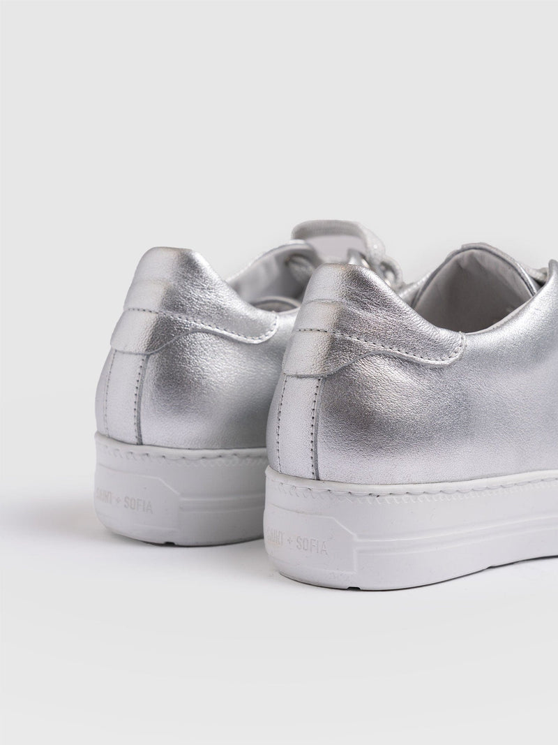 Portland Trainer Silver - Women's Trainers | Saint + Sofia® EU