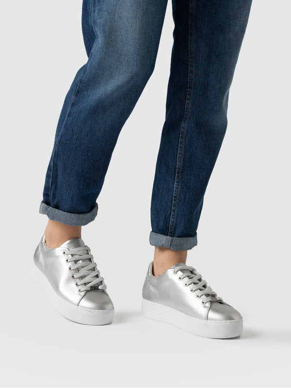 Portland Trainer Silver - Women's Trainers | Saint + Sofia® EU