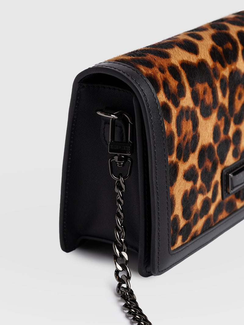 Primrose Chain Wallet Bag Leopard - Women's Bags | Saint + Sofia® EU