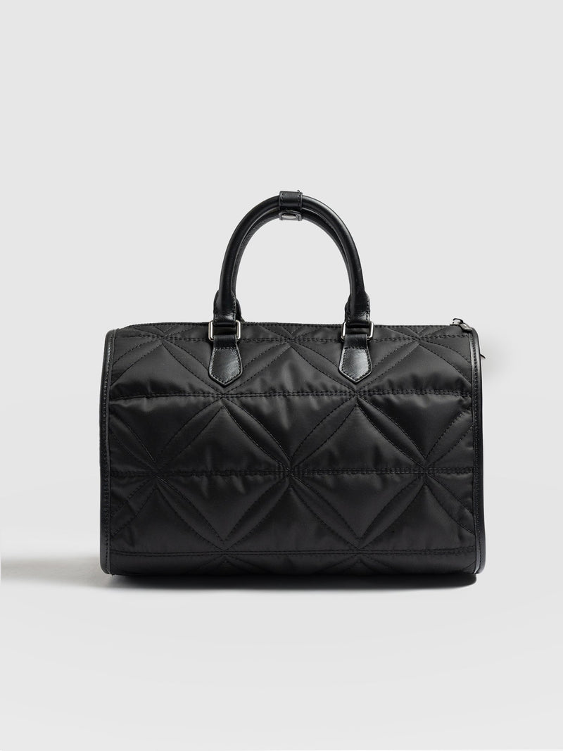 Quilted Maeve Duffle Bag Black - Women's Bags | Saint + Sofia® EU