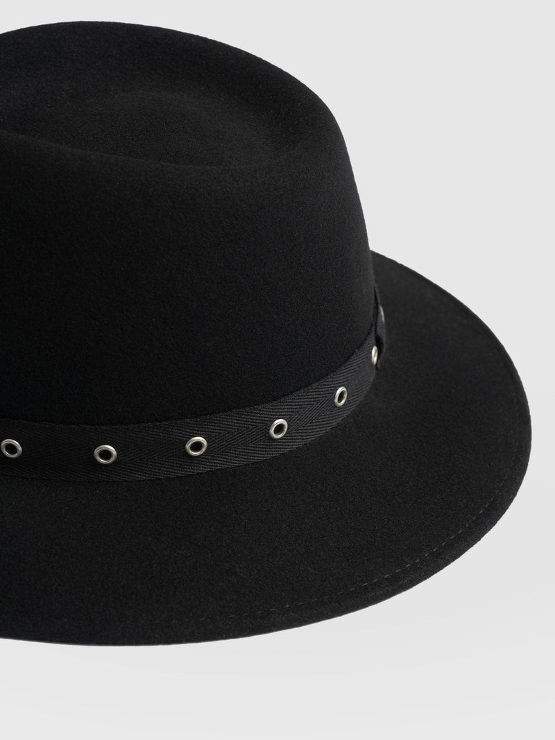 Ramona Studded Hat Black - Women's Hats | Saint + Sofia® EU