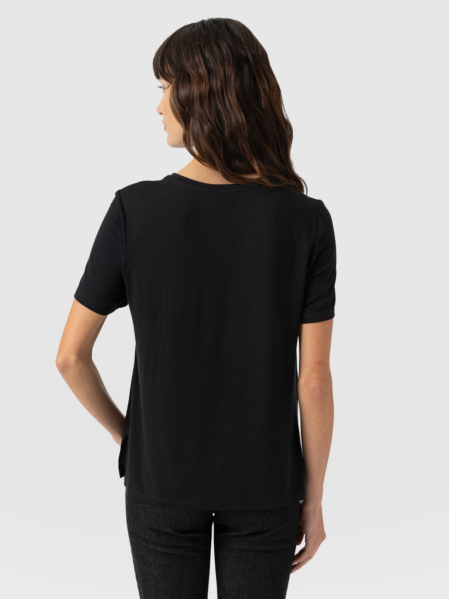 Rayner Contrast Tee Black - Women's T-Shirts | Saint + Sofia® EU