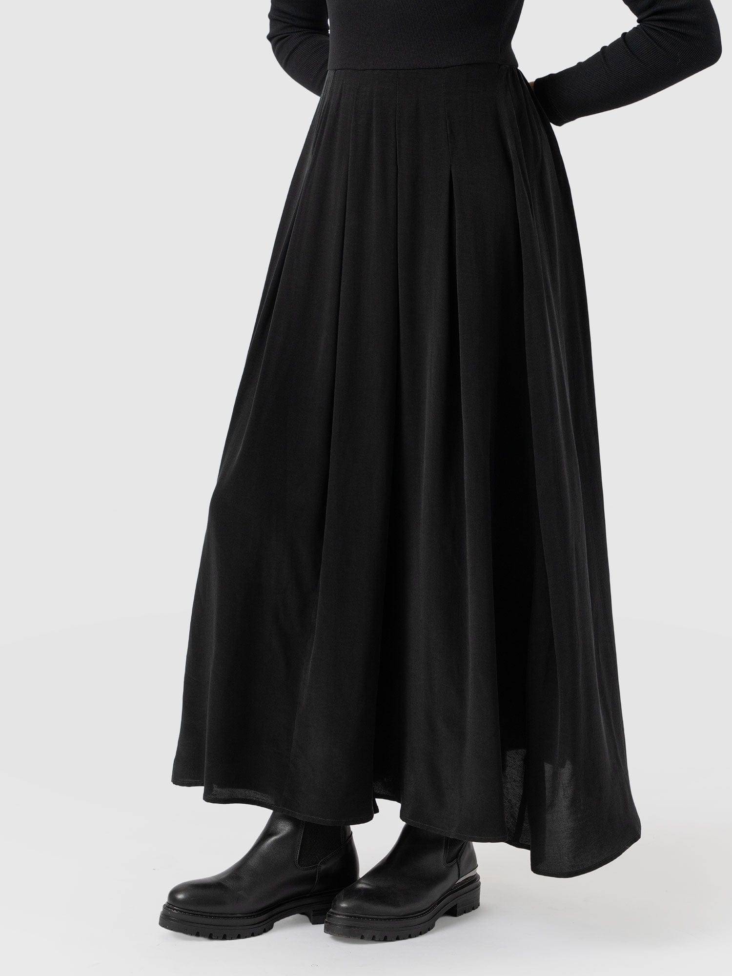 Renee Rib Contrast Long Sleeve Dress - Black - Women's Dresses | Saint + Sofia® EU