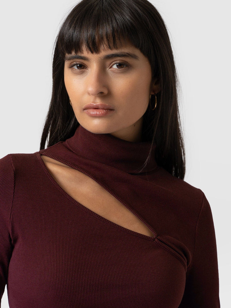 Reveal Roll Neck Burgundy - Women's Sweaters | Saint + Sofia® EU