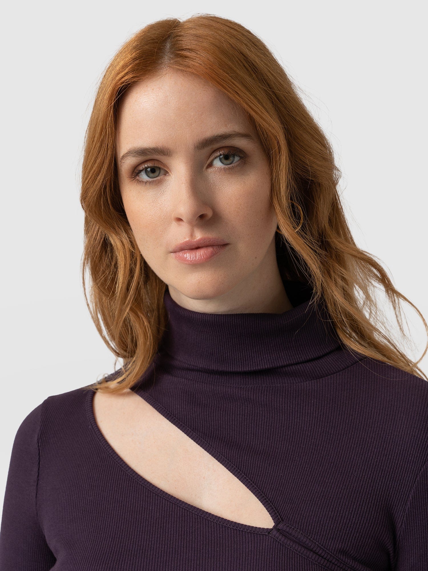 Reveal Roll Neck Plum - Women's Sweaters | Saint + Sofia® EU