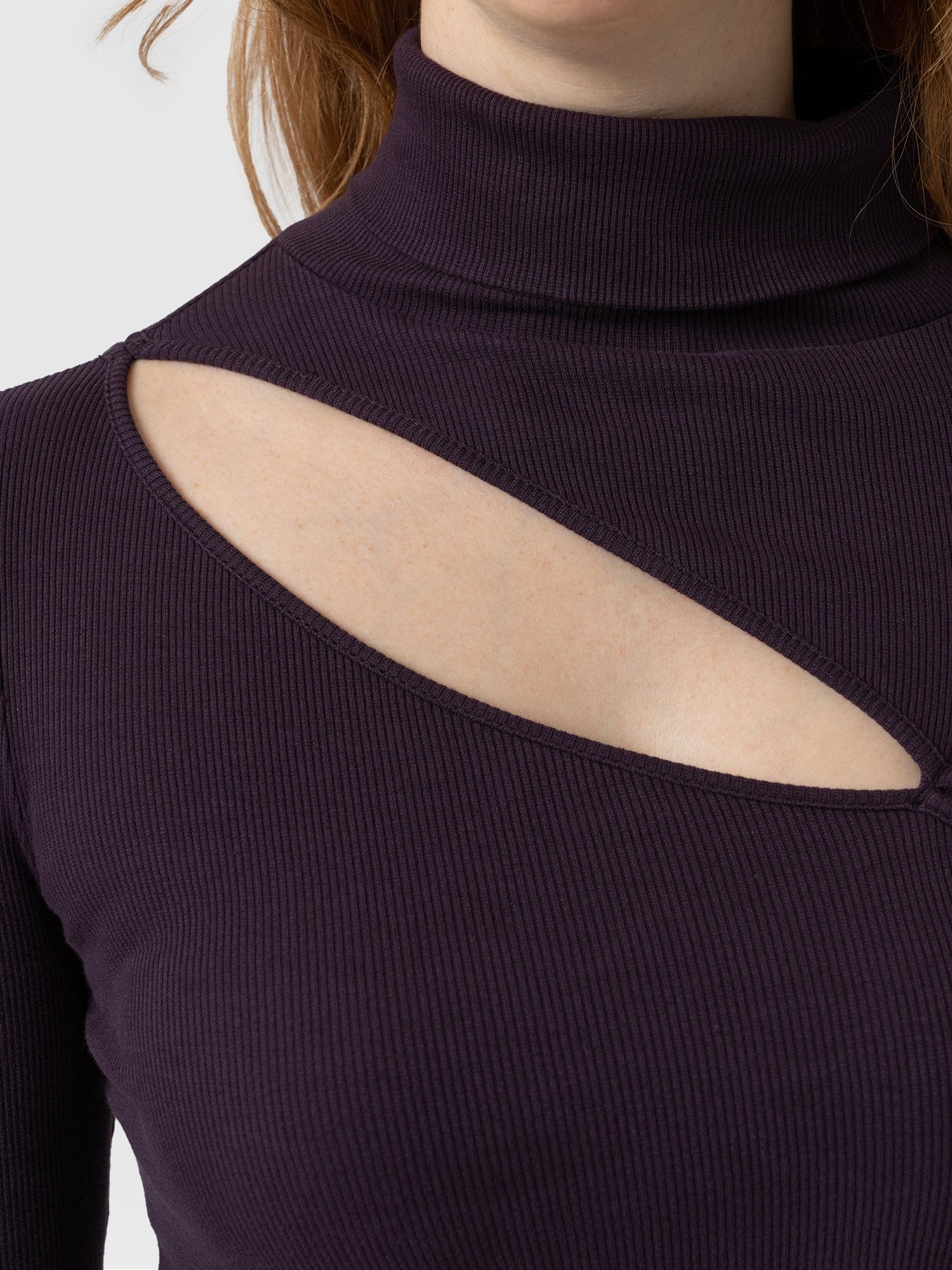 Reveal Roll Neck Plum - Women's Sweaters | Saint + Sofia® EU