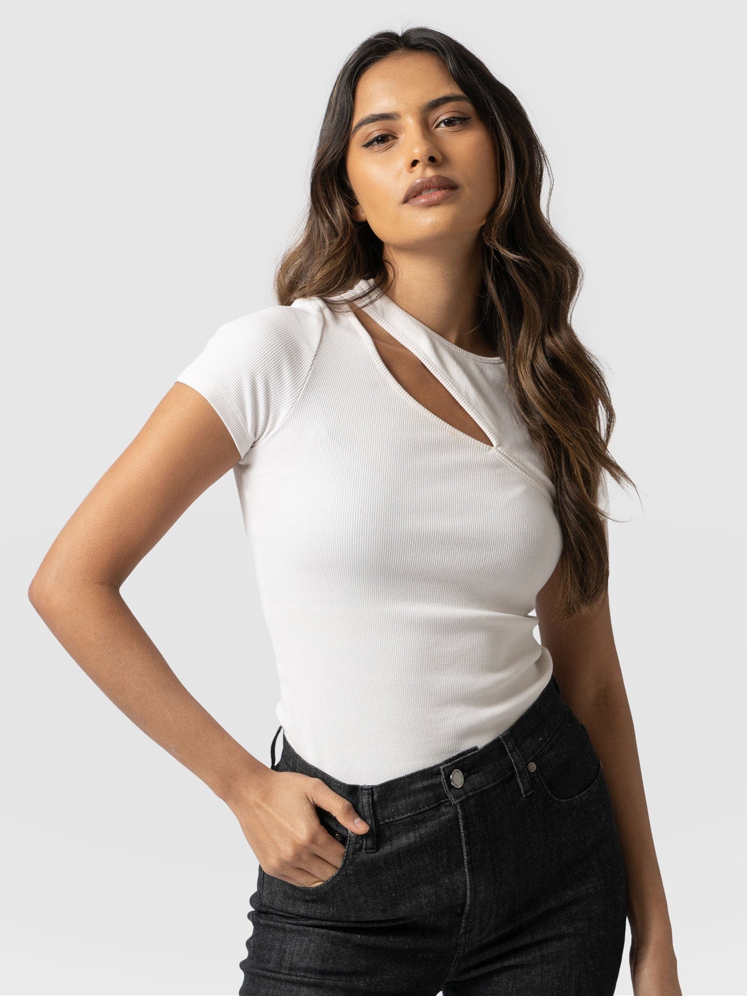 Reveal Tee Cream - Women's T-shirts | Saint + Sofia® EU