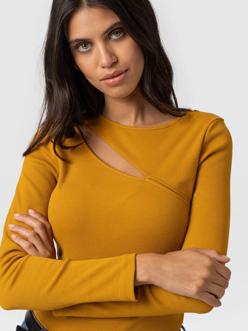 Reveal Tee Long Sleeve Ochre - Women's T-shirts | Saint + Sofia® EU