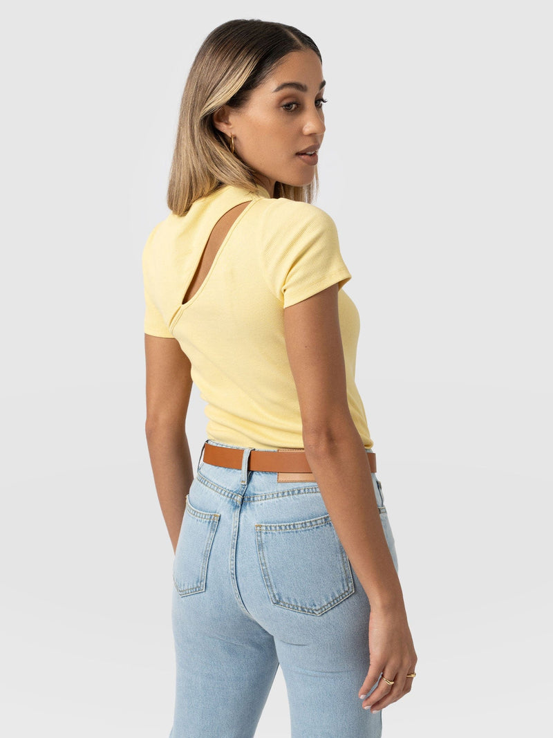 Reveal Tee Yellow - Women's T-shirts | Saint + Sofia® EU