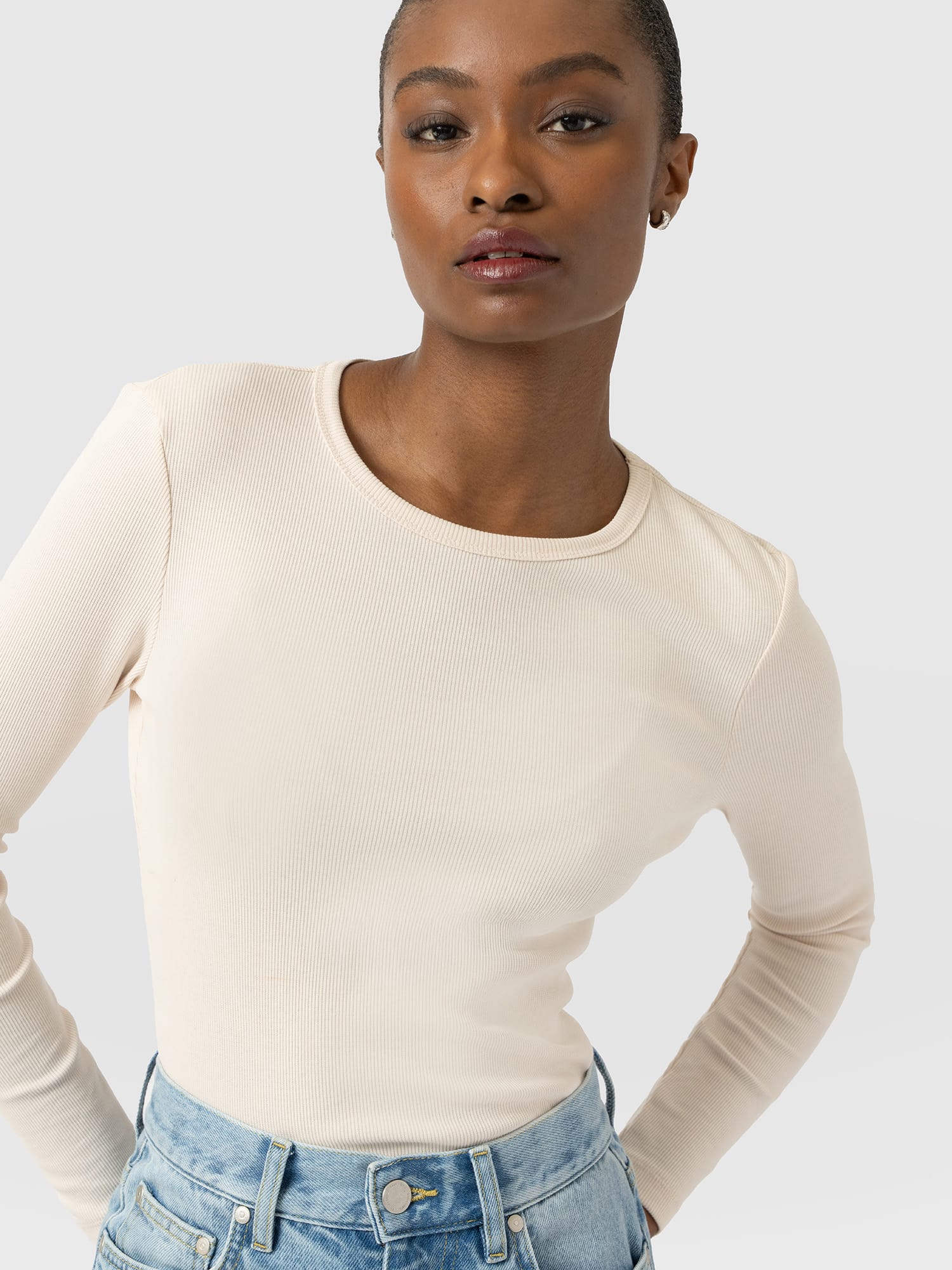 Ribbed Long Sleeve Tee - Cream - Women's T-shirts | Saint and Sofia® EU