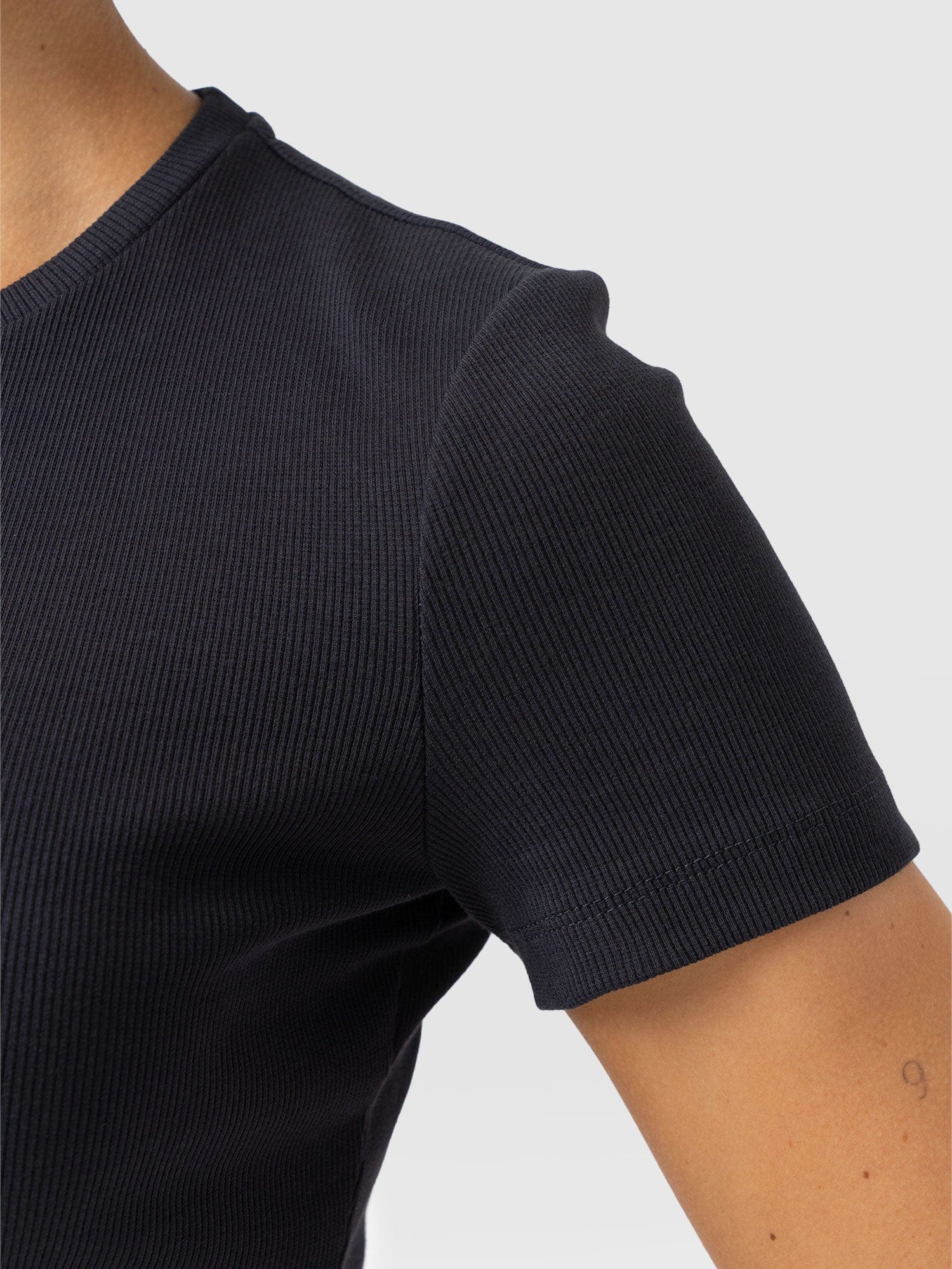 Ribbed Short Sleeve Tee - Navy - Women's T-shirts | Saint + Sofia? EU
