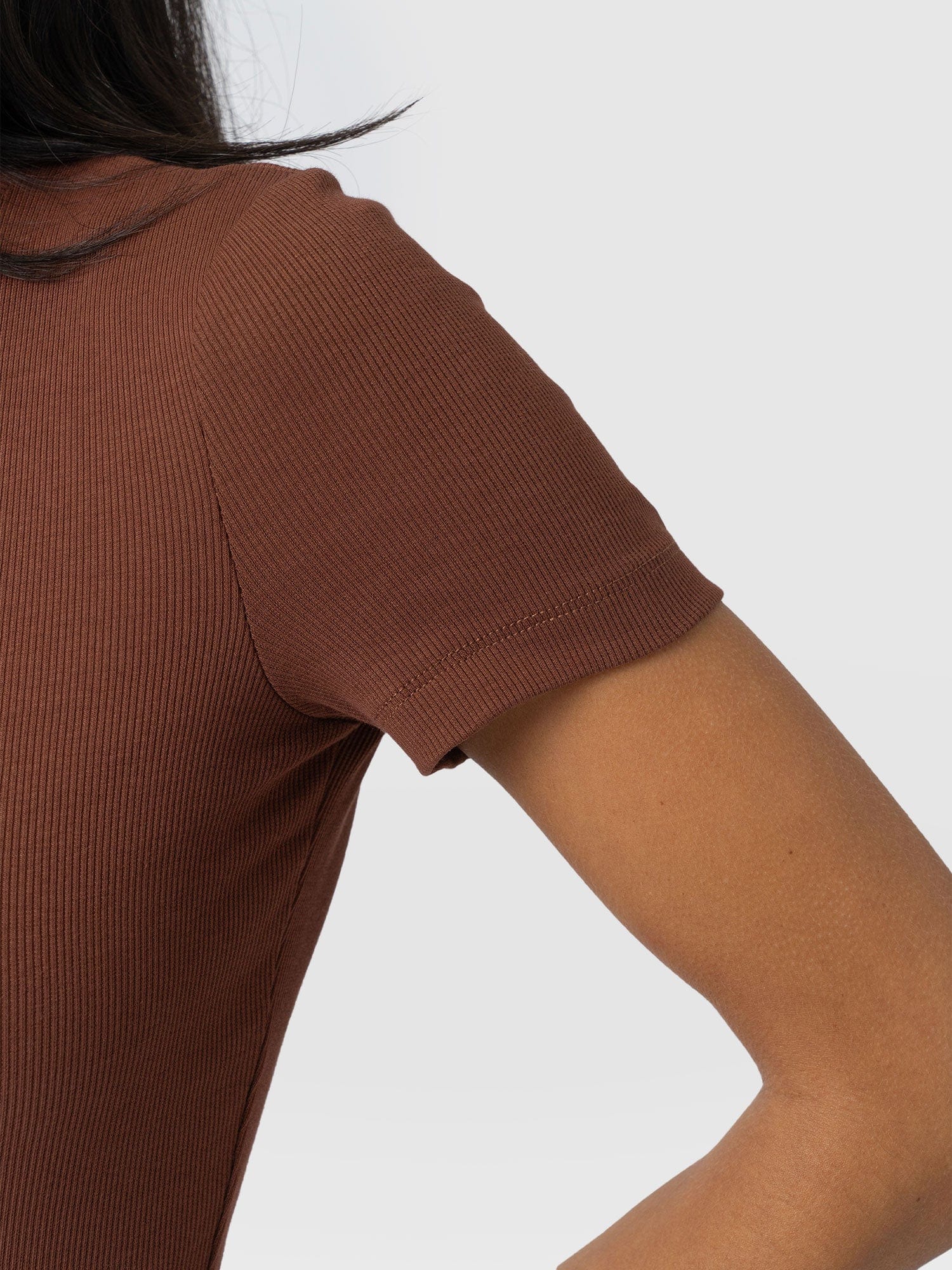Ribbed Short Sleeve Tee - Russet Brown - Women's T-shirts | Saint + Sofia? EU