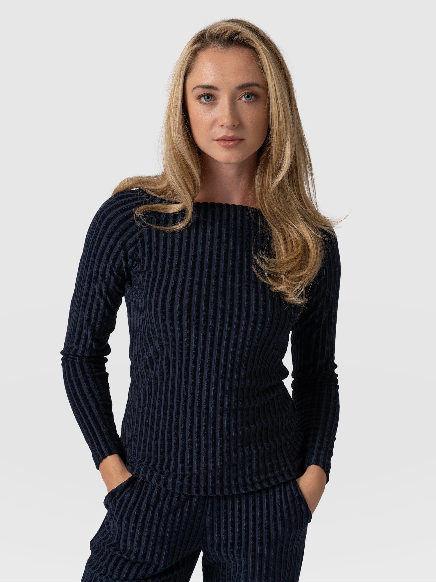 Riviera Tee Long Sleeve Navy Stripe Velvet - Women's T-Shirts |  Saint + Sofia® EU