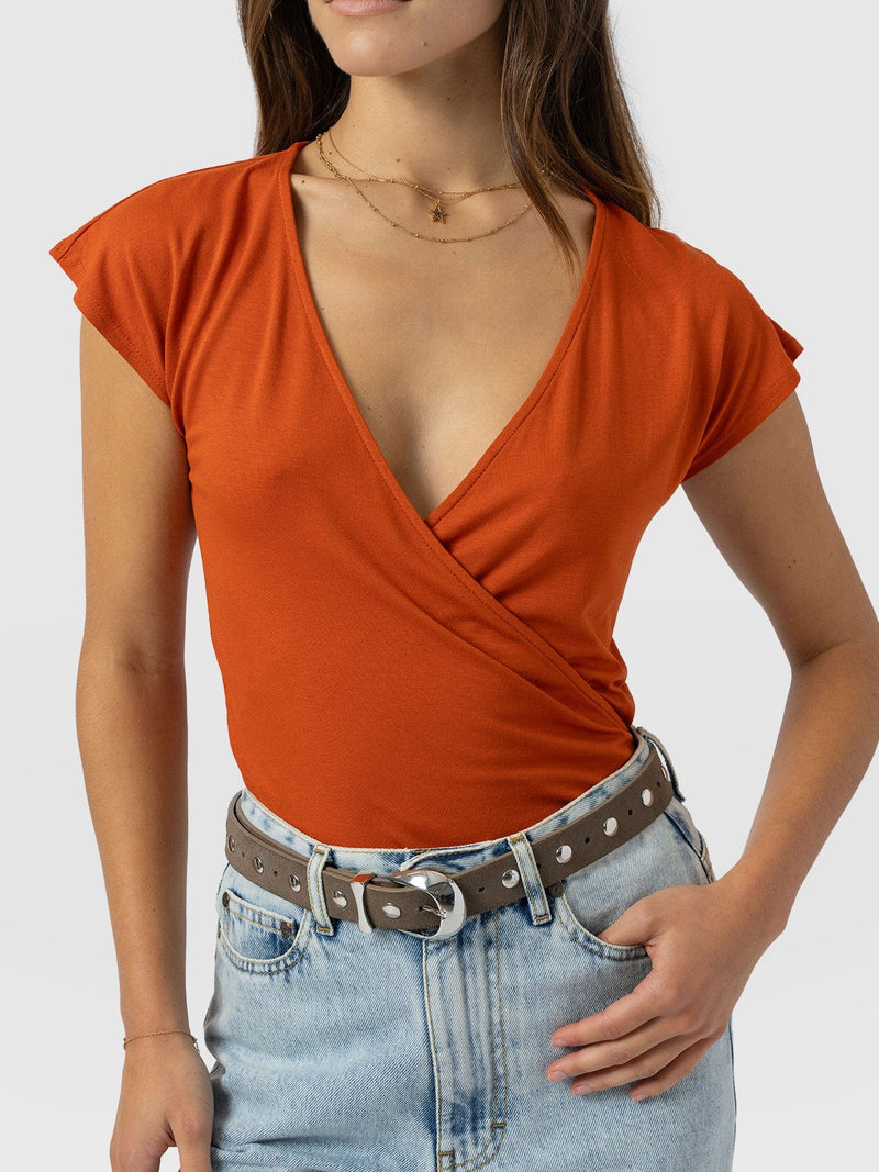 Rosa Wrap Tee Amber - Women's T-shirts | Saint + Sofia® EU