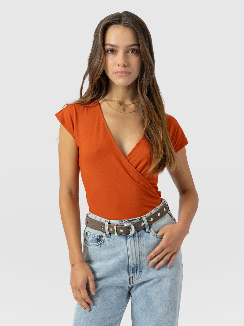 Rosa Wrap Tee Amber - Women's T-shirts | Saint + Sofia® EU