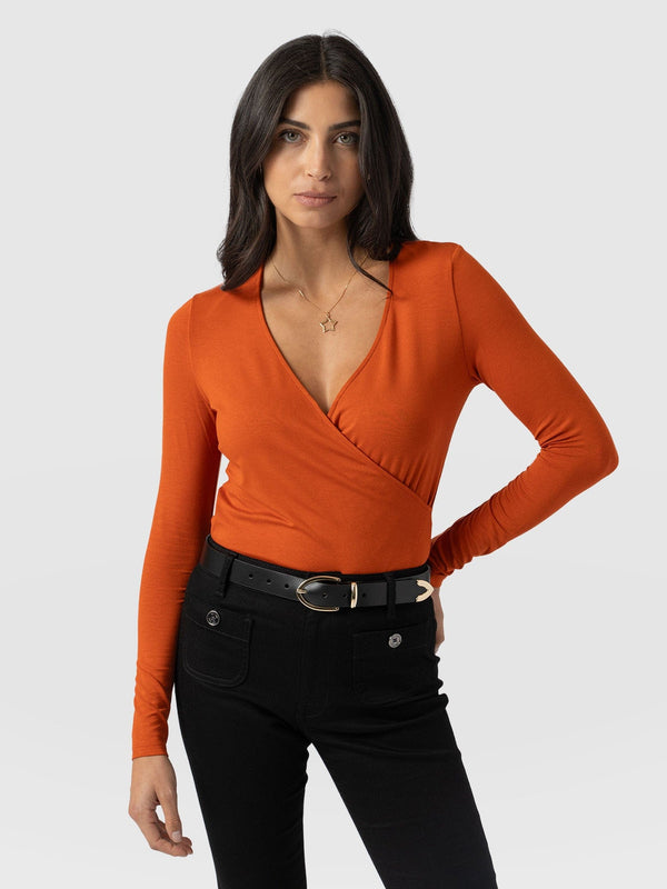 Rosa Wrap Tee Long Sleeve Amber - Women's Tops | Saint + Sofia® EU