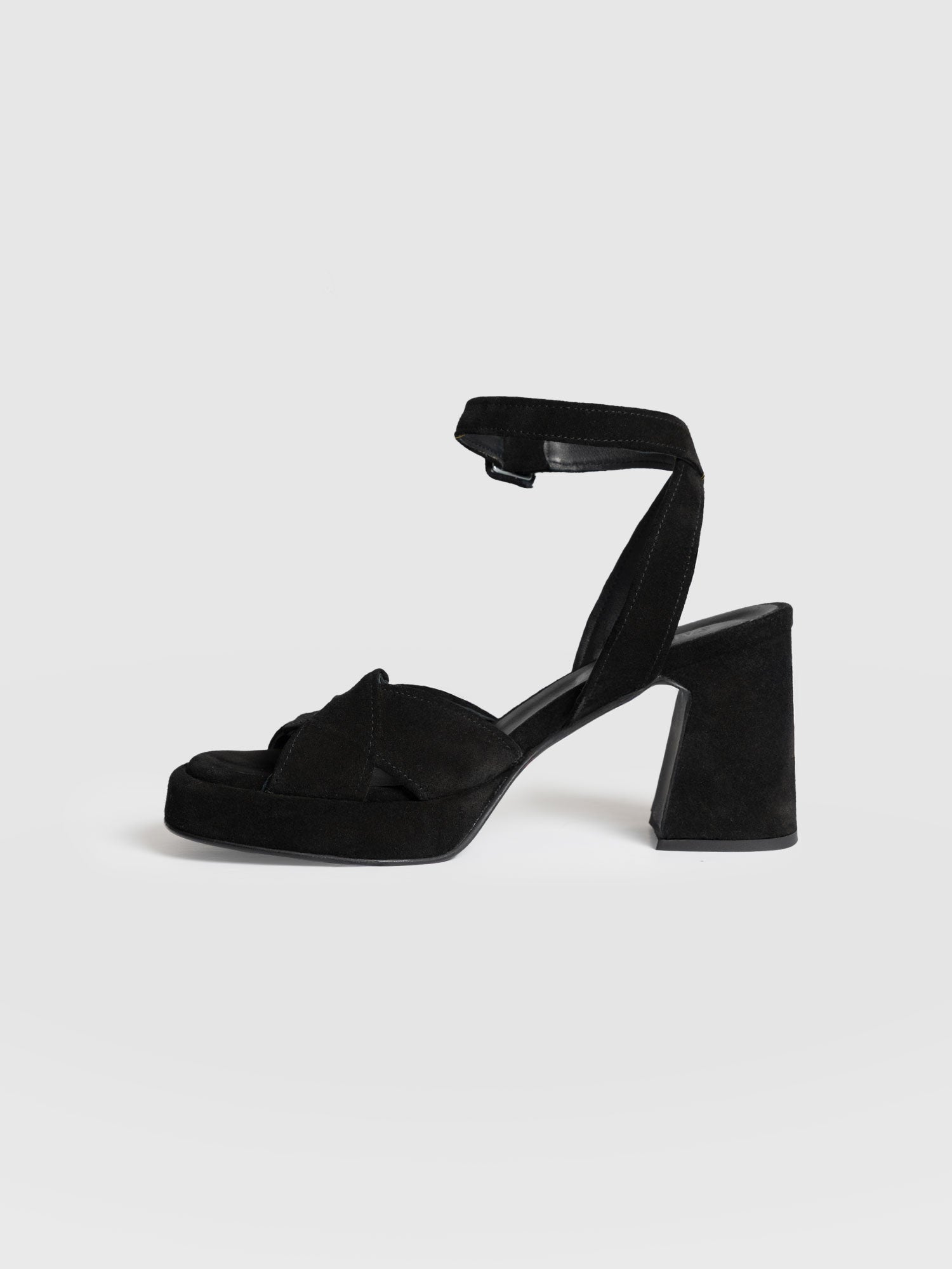 Roux Platform Heels - Black - Women's Shoes | Saint + Sofia® EU