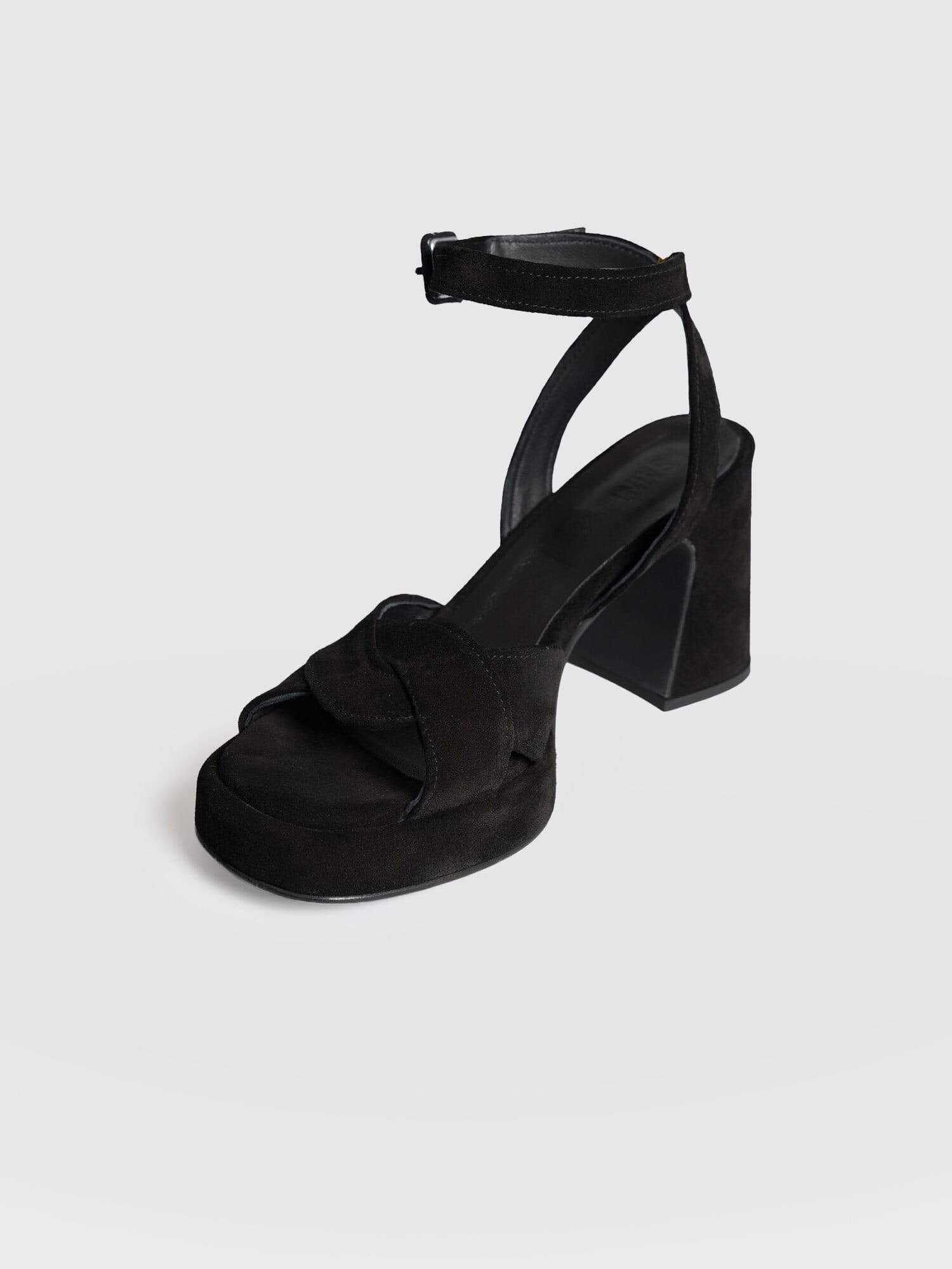 Roux Platform Heels - Black - Women's Shoes | Saint + Sofia® EU