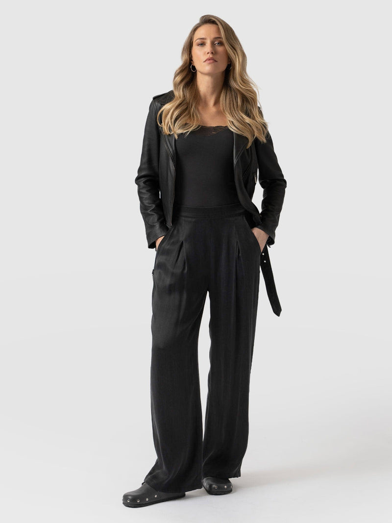 Rowan Wide Leg Pant Black - Women's Trousers | Saint + Sofia® EU