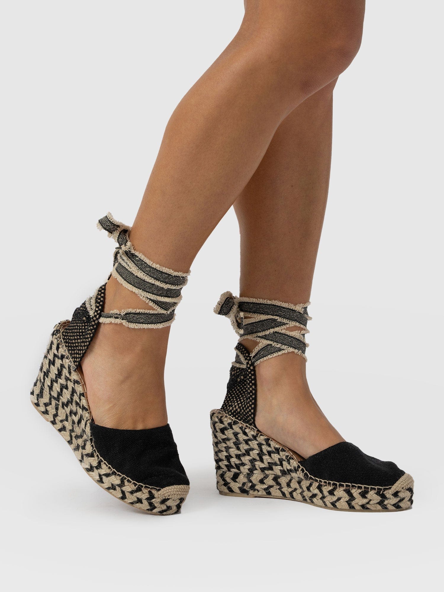 Rowe Espadrille Tie Wedges - Black - Women's Sandalss | Saint + Sofia® EU