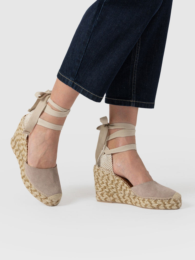 Rowe Espadrille Tie Wedges - Sand Suede - Women's Shoes | Saint + Sofia® EU