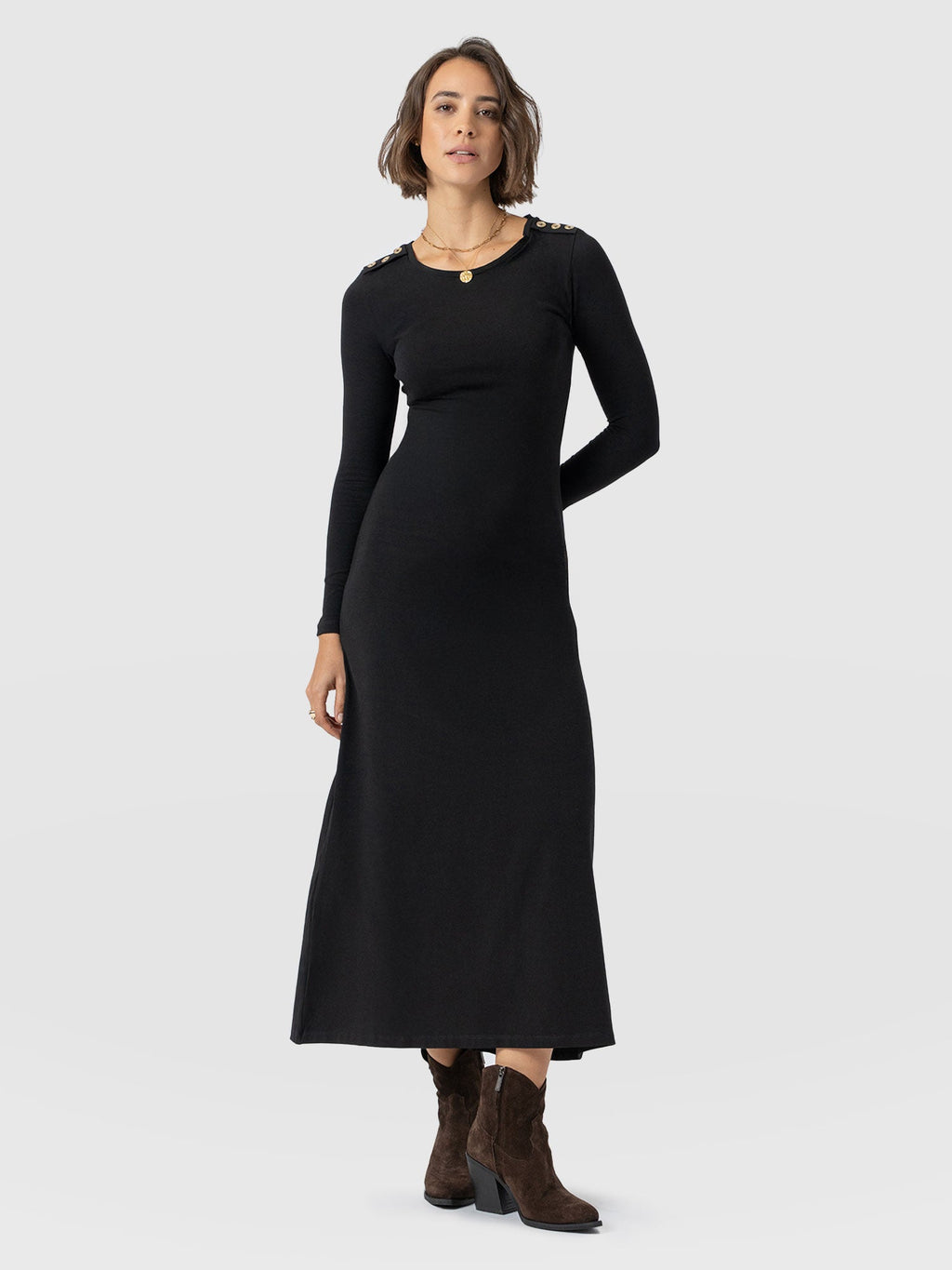 on the runway maxi dress 6 Maxi Skirt & Dress Outfits To Elongate Your Line
