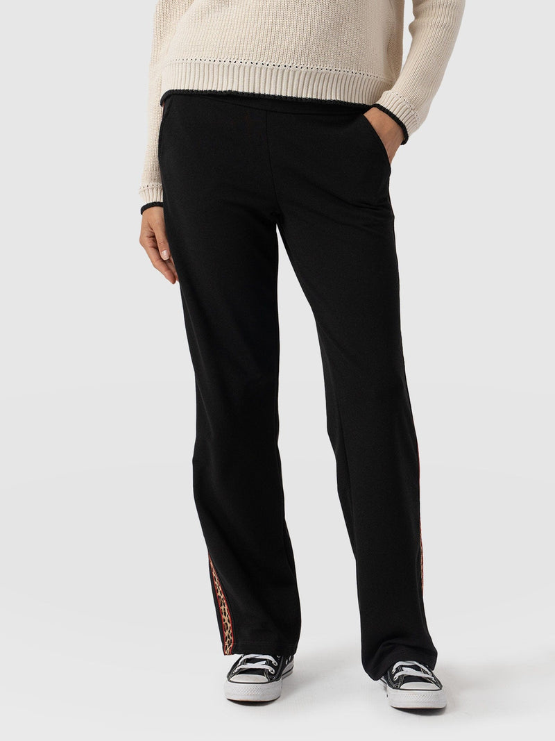 Runway Pant Black Leopard - Women's Trousers | Saint + Sofia® EU