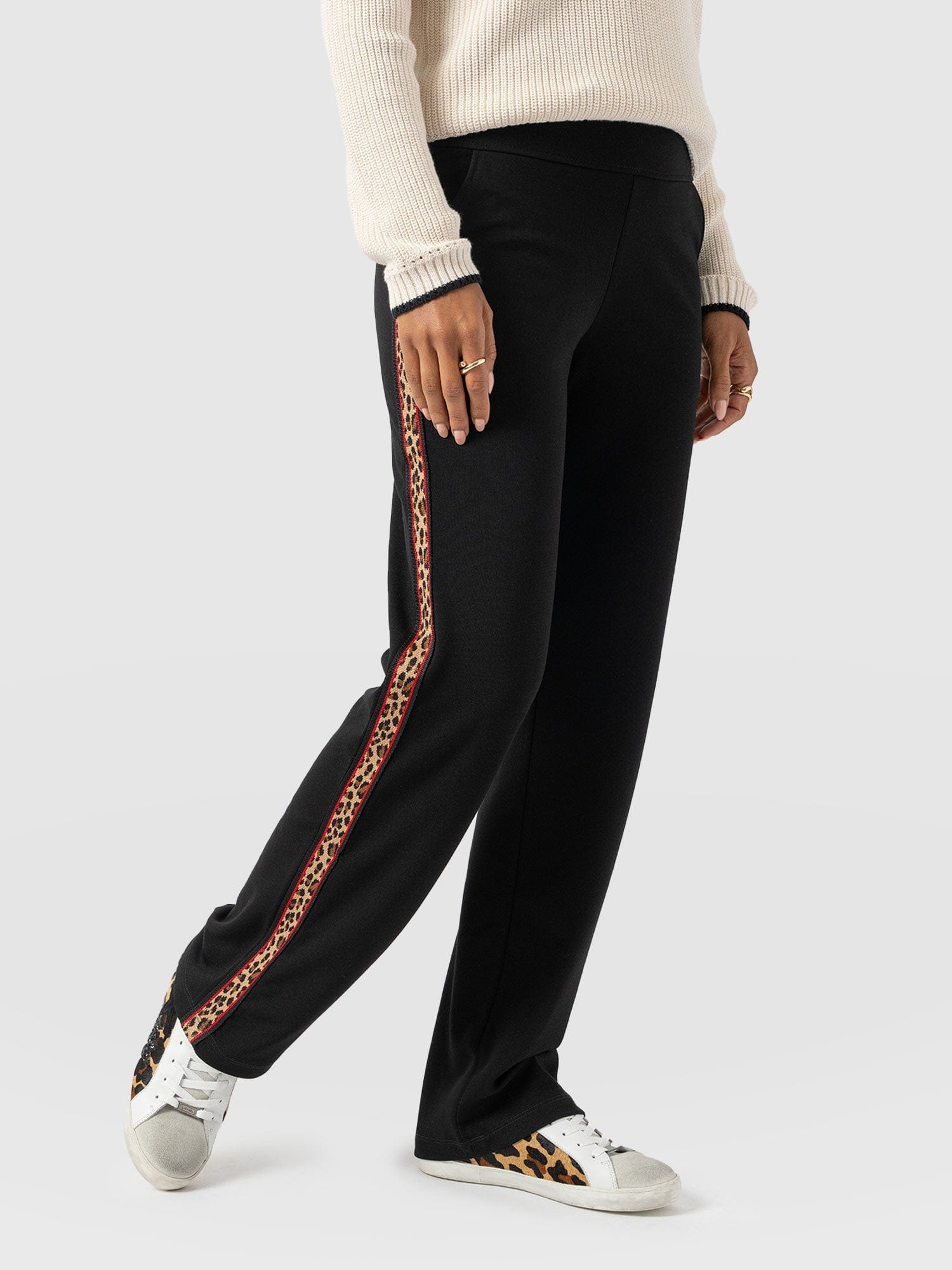 Runway Pant Black Leopard - Women's Trousers | Saint + Sofia® EU