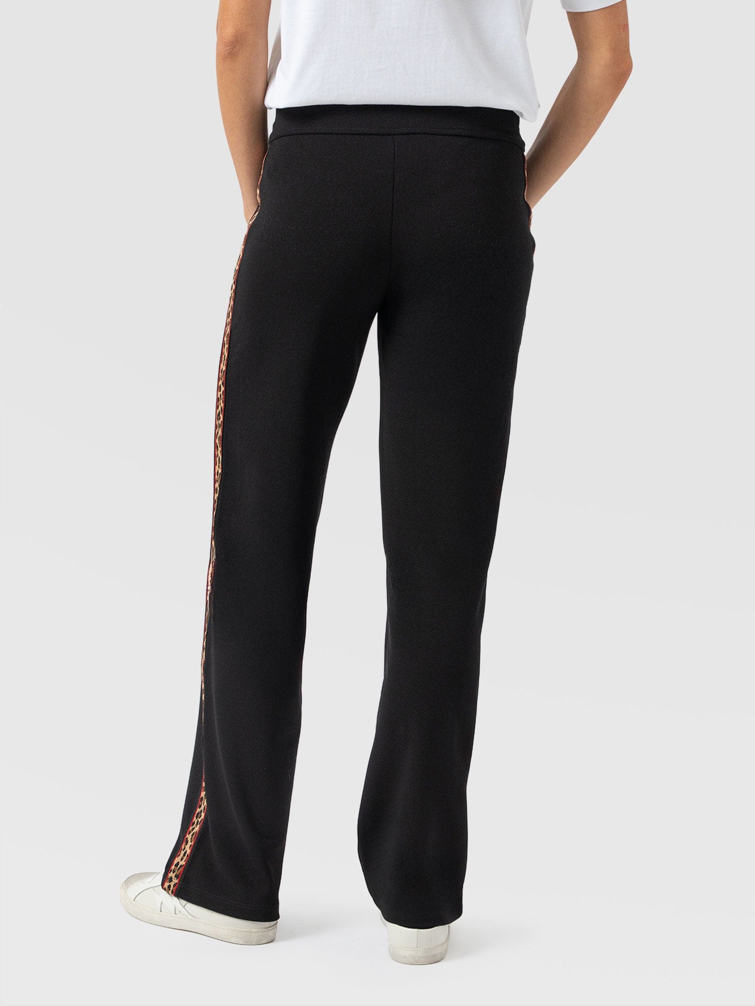 Runway Pant Black Leopard - Women's Trousers | Saint + Sofia® EU