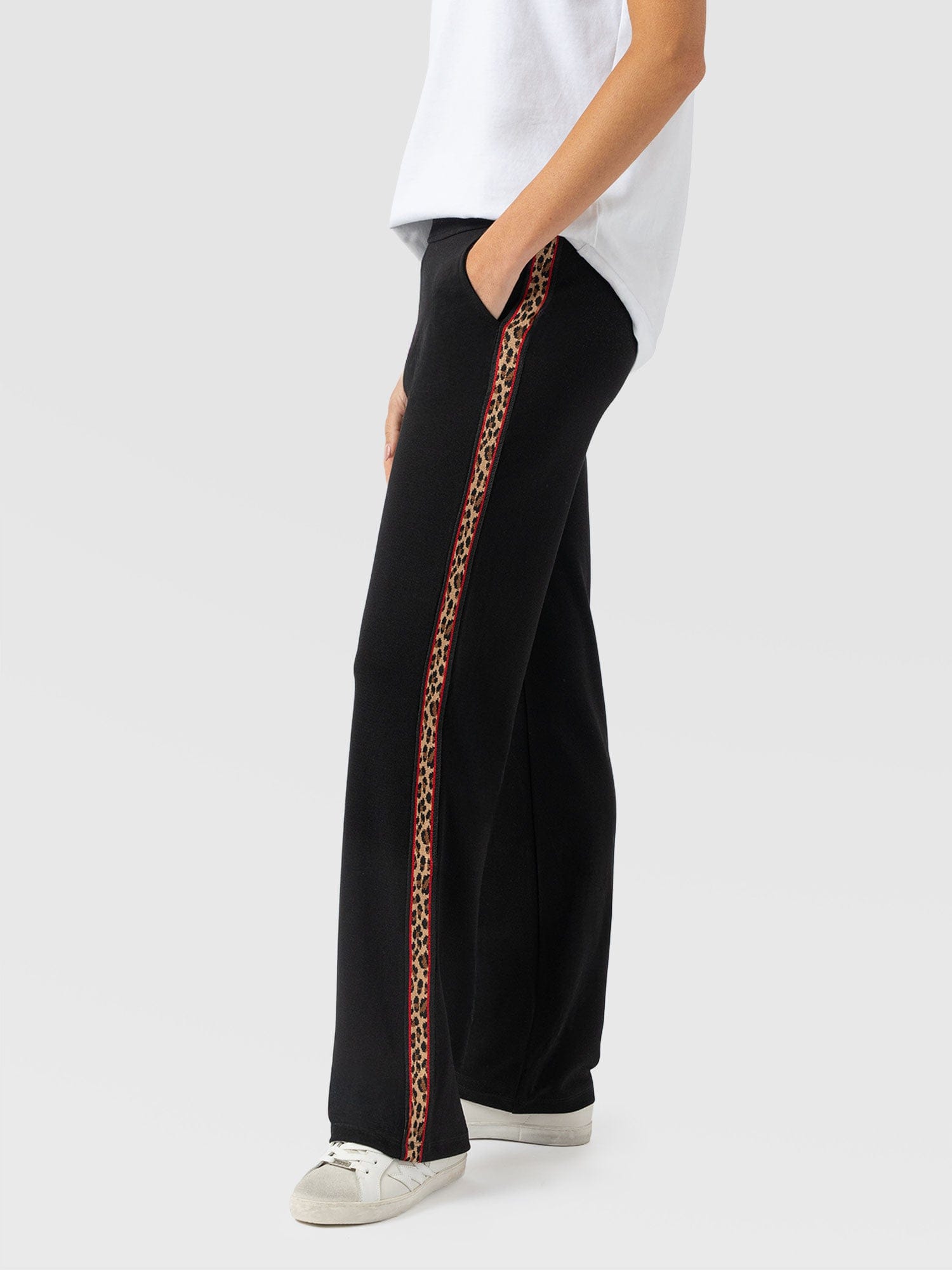 Runway Pant Black Leopard - Women's Trousers | Saint + Sofia® EU