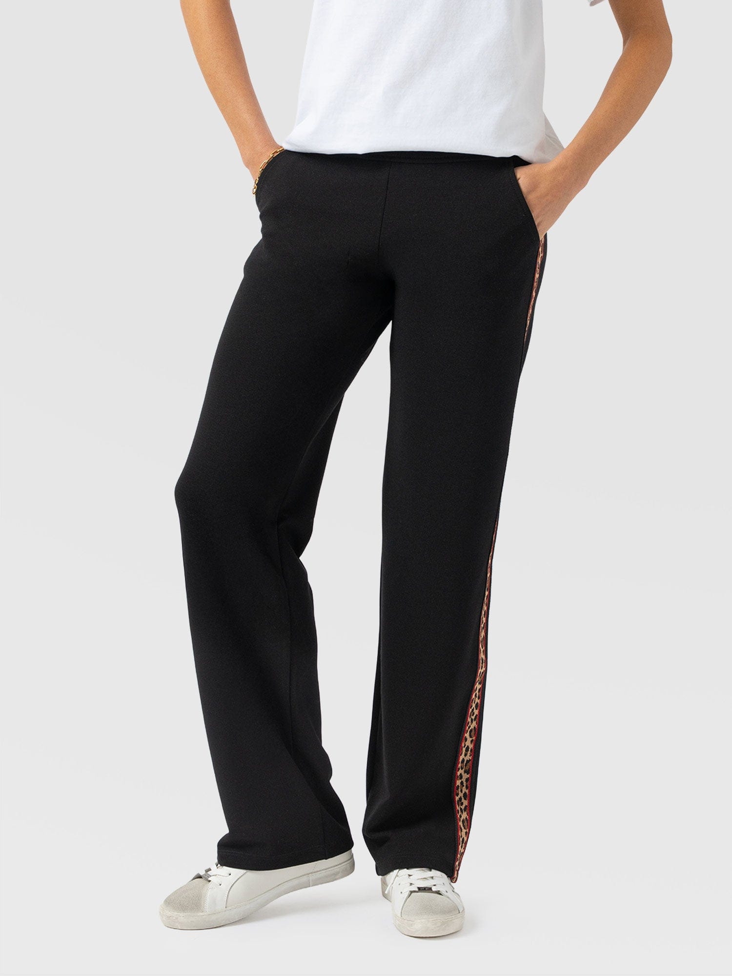 Runway Pant Black Leopard - Women's Trousers | Saint + Sofia® EU