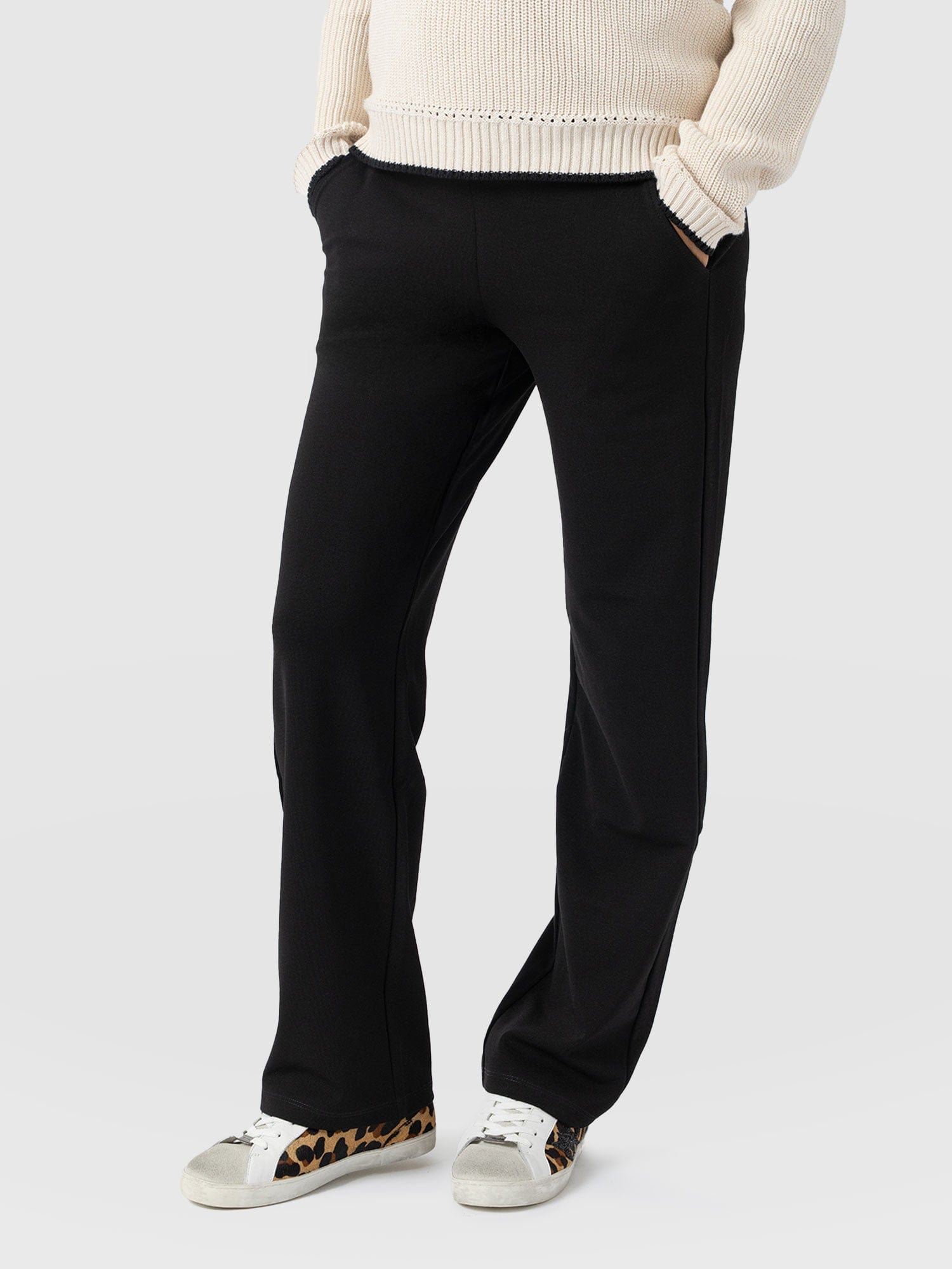 Runway Pant Black - Women's Trousers | Saint + Sofia® EU