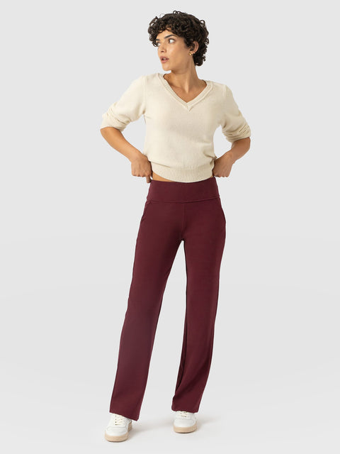 Runway Pant Burgundy - Women's Trousers | Saint and Sofia® EU