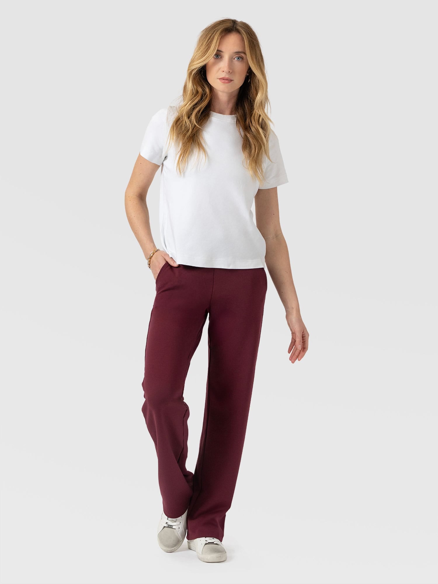 Runway Pant Burgundy - Women's Trousers | Saint + Sofia® EU