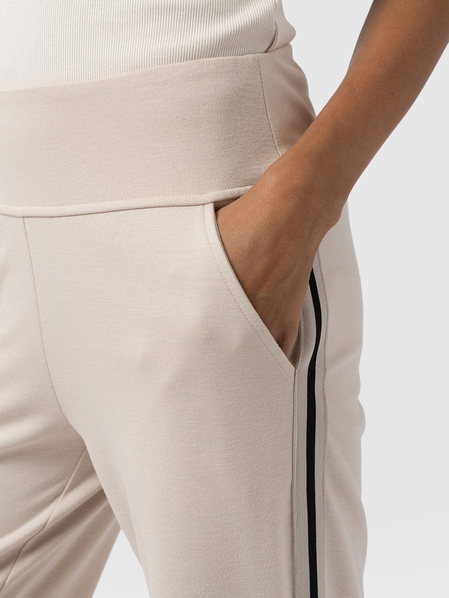 Runway Pant - Light Beige - Black/Cream Stripe - Women's Trousers | Saint + Sofia® EU