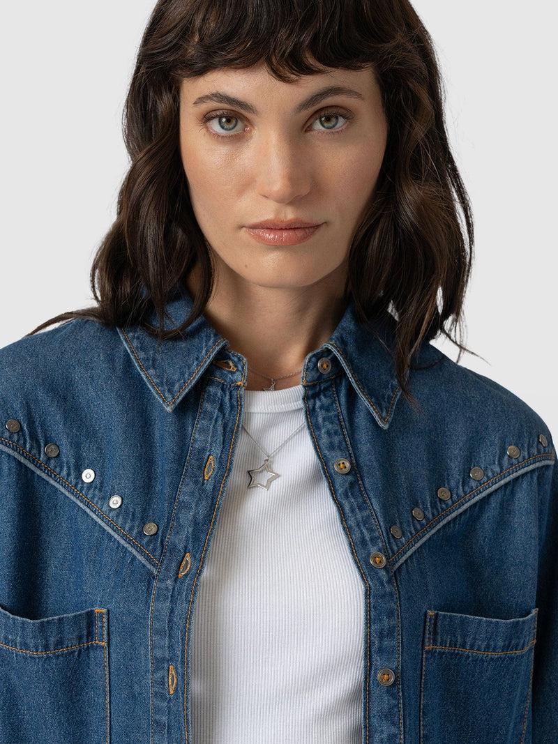 Sidney Denim Shirt Mid Blue - Women's Shirts | Saint + Sofia® EU